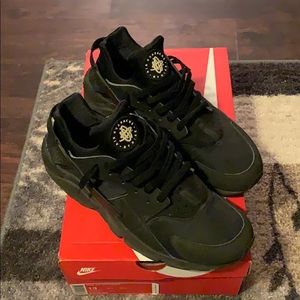 Mens Size 13 Nike Huarache